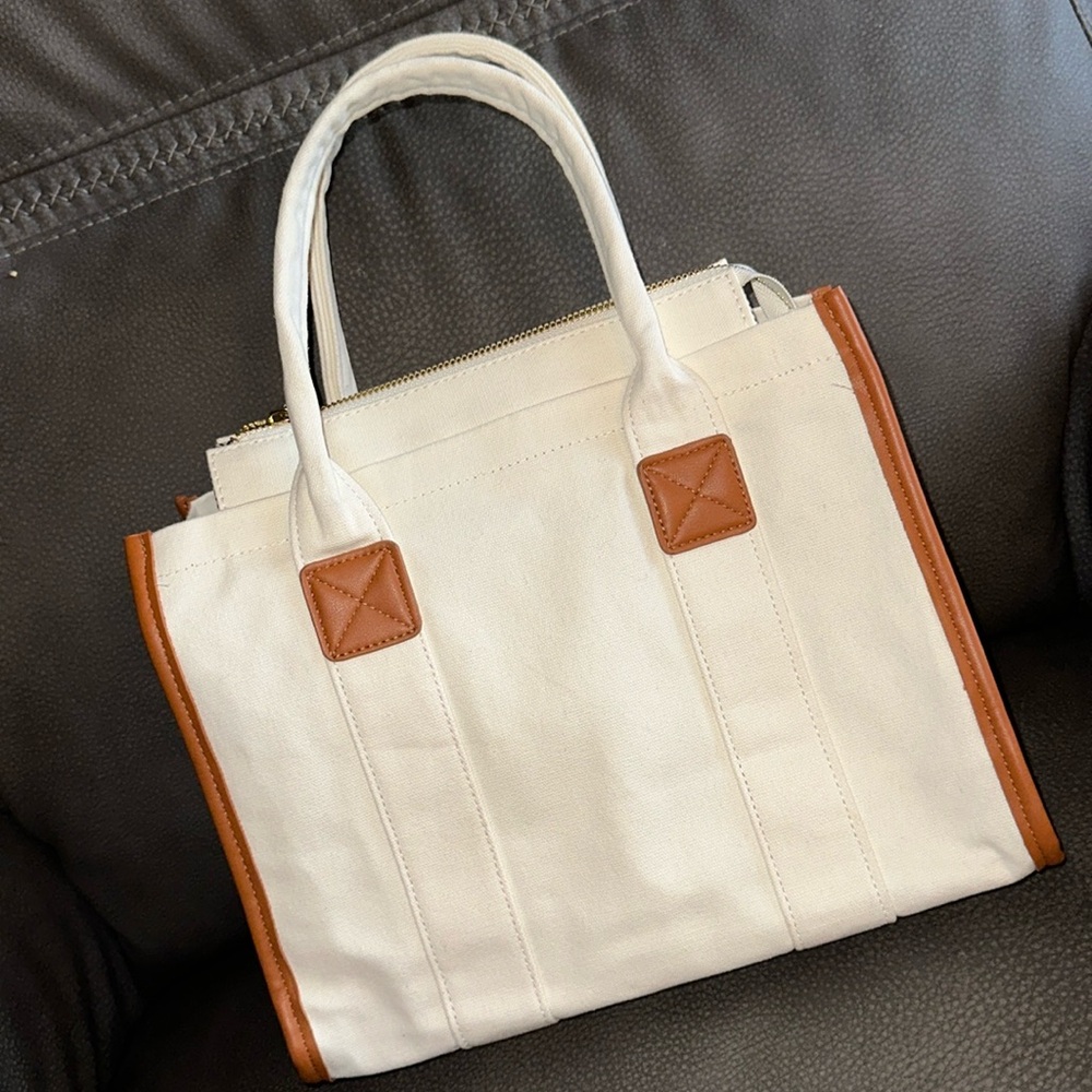Canvas Tote(Unbranded Beauty)